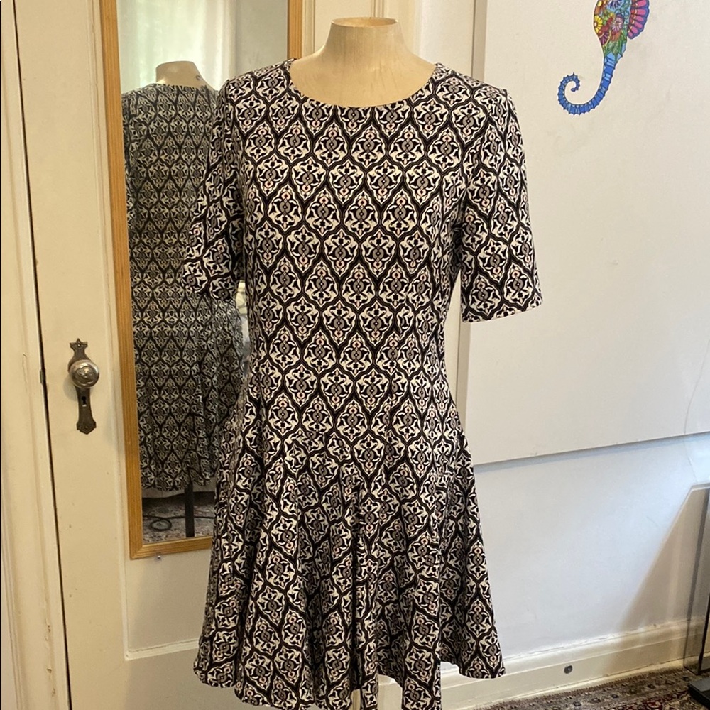 Elegant Black and White Patterned Dress